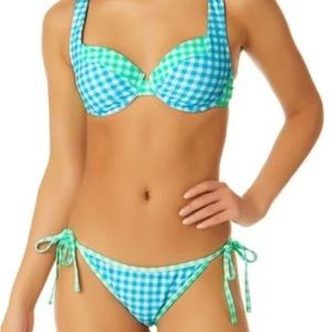 Gingham swimsuit $23.95 selling for $11 Size XL. No Boundaries Printed Underwire